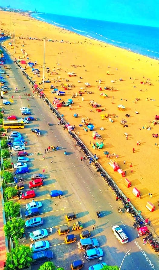 Chennai Marina Beach in Chennai